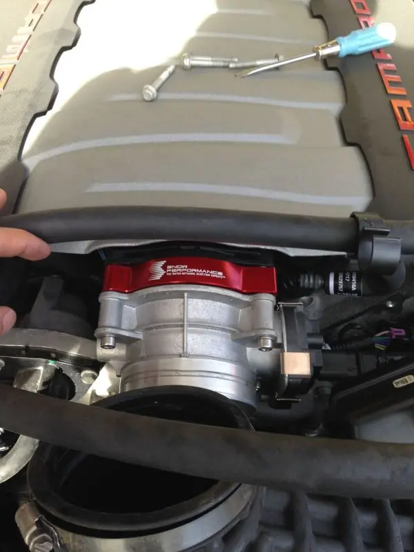 Snow Performance 16-17 Camaro Stg 2 Boost Cooler F/I Water Injection Kit (Ss Braided Line & 4An) 1