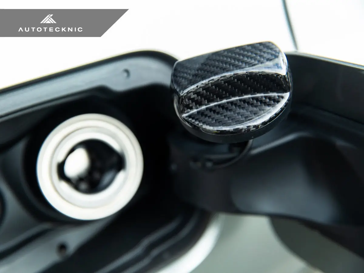 Autotecknic Dry Carbon Competition Fuel Cap Cover - F06/ F12/ F13 6-Series 6
