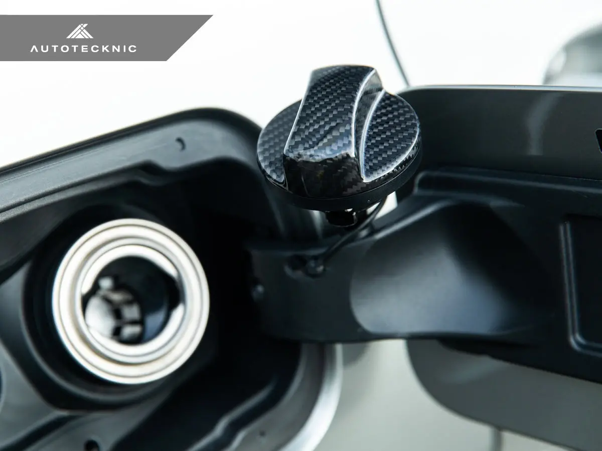 Autotecknic Dry Carbon Competition Fuel Cap Cover - F06/ F12/ F13 6-Series 2