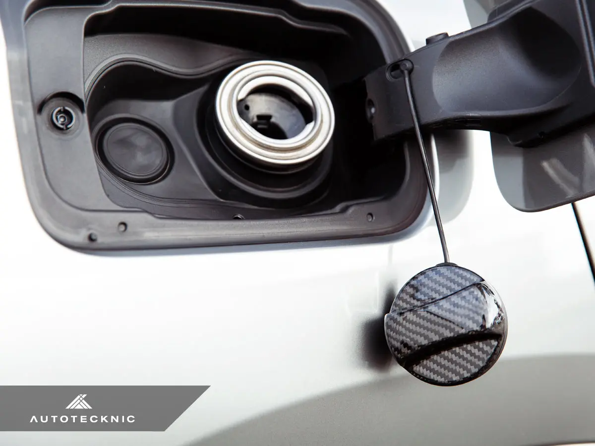 Autotecknic Dry Carbon Competition Fuel Cap Cover - F10 5-Series 3